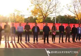 包含雪域鲸鲨队鏖战中原黑豹队，篮球小组赛火力全开，转换速度占优。全面提速抢占先机的词条