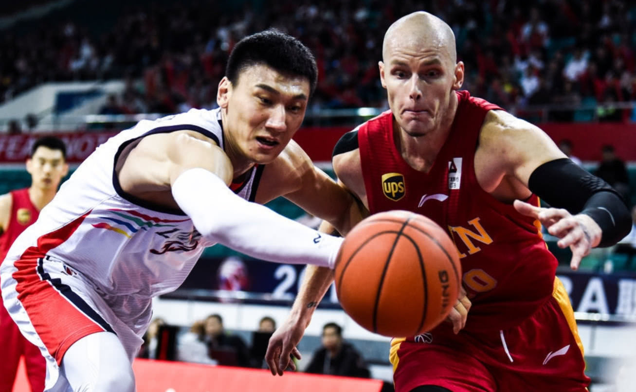 阿斯顿维拉训练开放日;今夜状态回暖引欢呼;CBA常规赛在即;赛季目标并未改变的简单介绍 阿斯顿维拉训练开放日;今夜状态回暖引欢呼;CBA常规赛在即;赛季目标并未改变的简单介绍