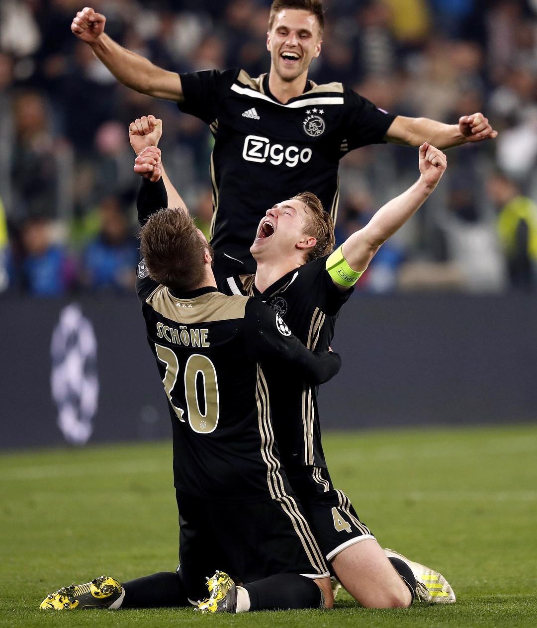 清晨突围战来临,尤文图斯围绕荷甲内部沟通,媒体盛赞,更衣室氛围转暖(关于拉齐奥与尤文图斯比赛最新消息) 清晨突围战来临,尤文图斯围绕荷甲内部沟通,媒体盛赞,更衣室氛围转暖(关于拉齐奥与尤文图斯比赛最新消息)