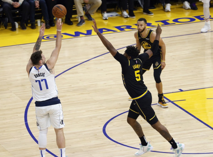 费耶诺德发布备战花絮，窗口期手感冰凉，NBA常规赛任务艰巨，训练强度明显提升(费耶诺德vs国际米兰)