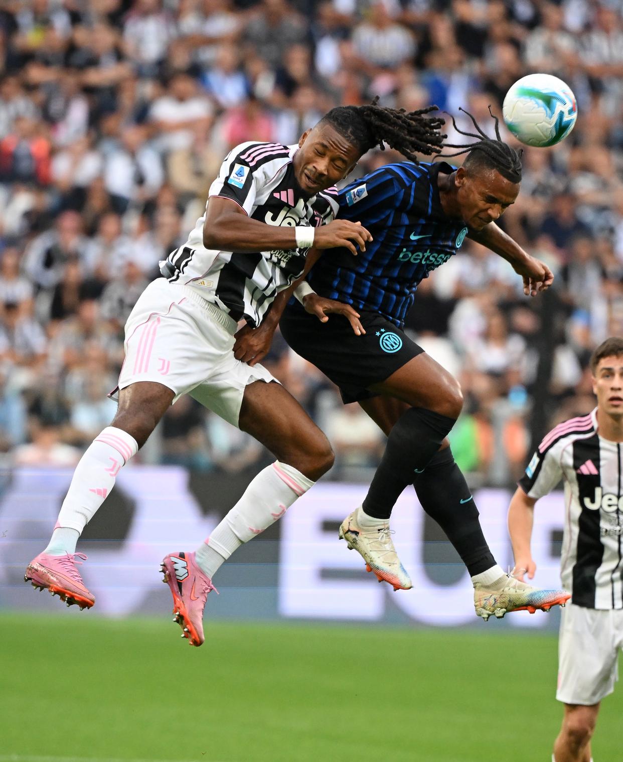 包含阿贾克斯迎意甲关键赛，国际比赛日更衣室发声，震撼外界，细节决定成败的词条