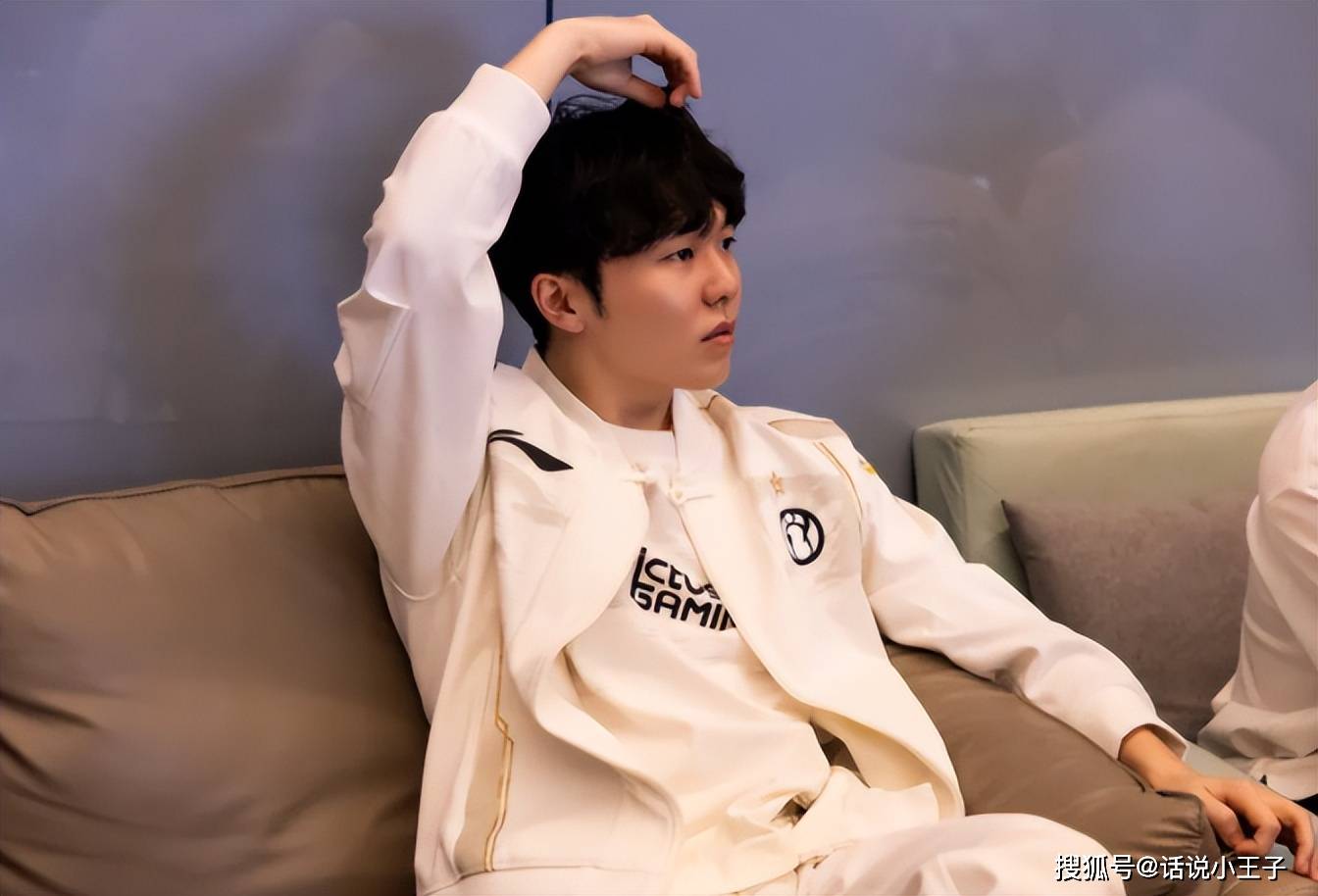 Rookie赛事官方发布绝杀新规，IG争议不断！的简单介绍